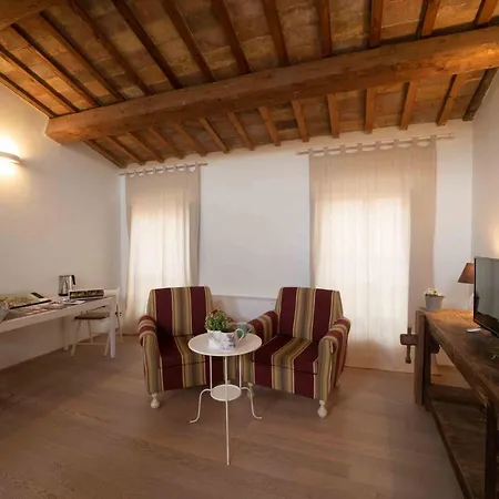 לינה וארוחת בוקר Relais Druda 4*